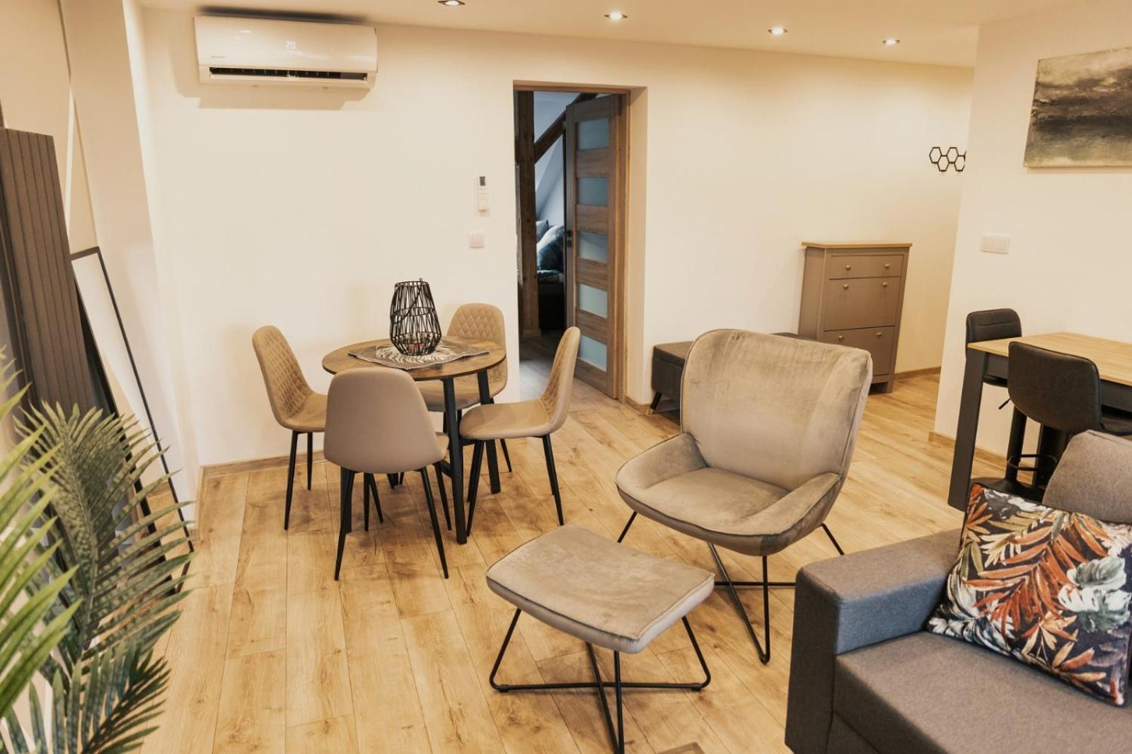 Loft Apartment *